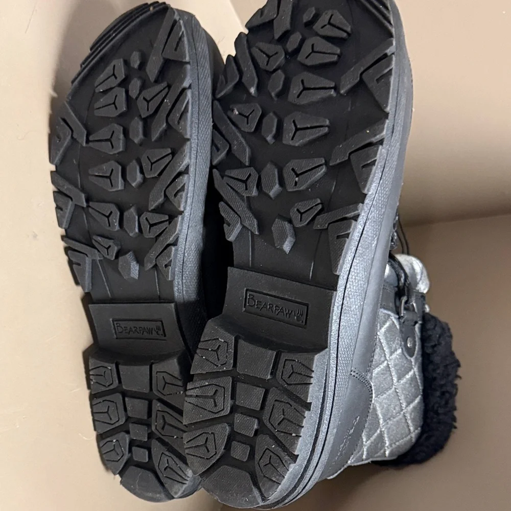 BearPaw Bethany Black & Shimmery Silver Winter Boots, NWOB, Warm Snow Boots